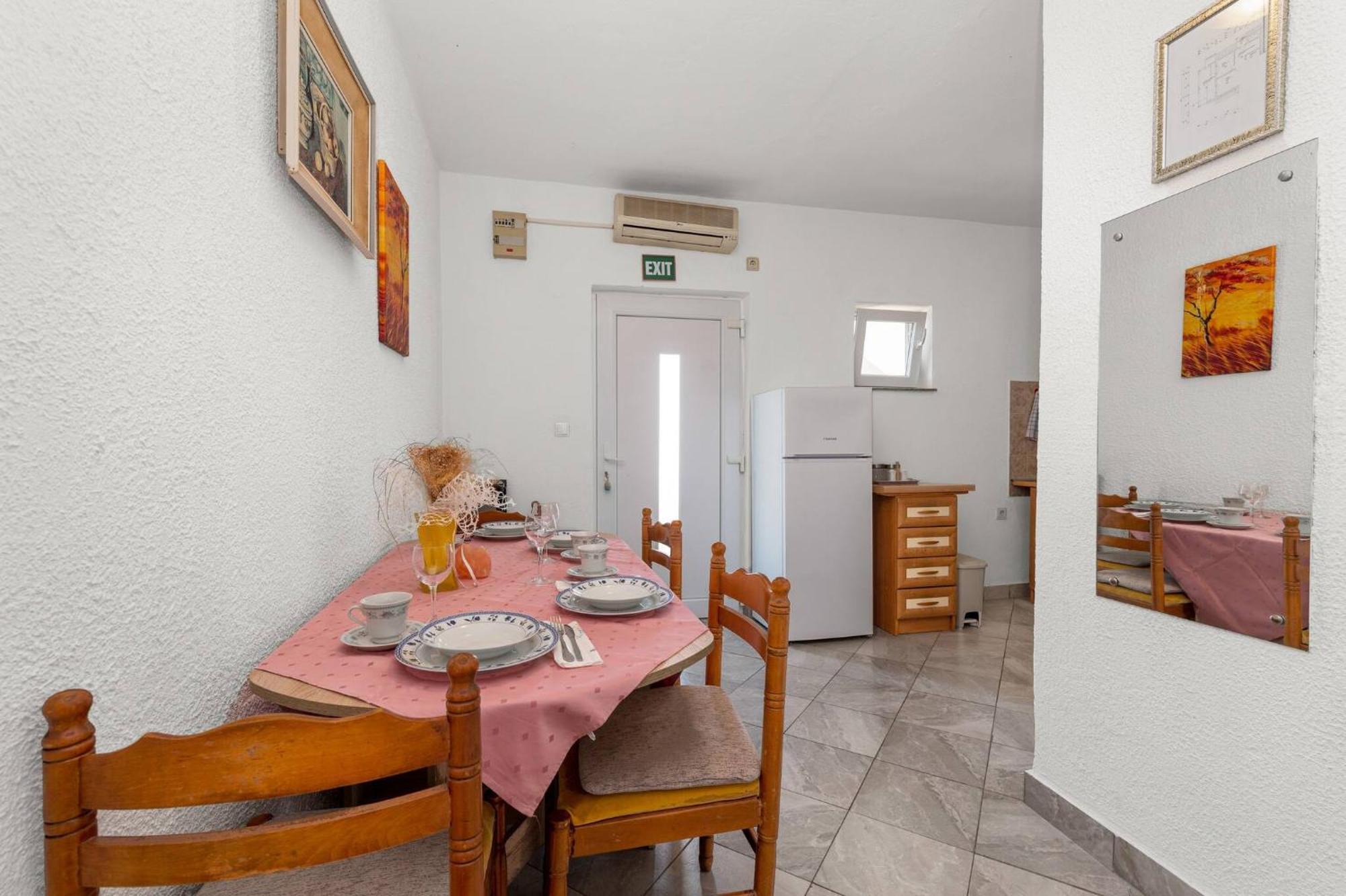 Apartment Lara Tribalj Exterior foto